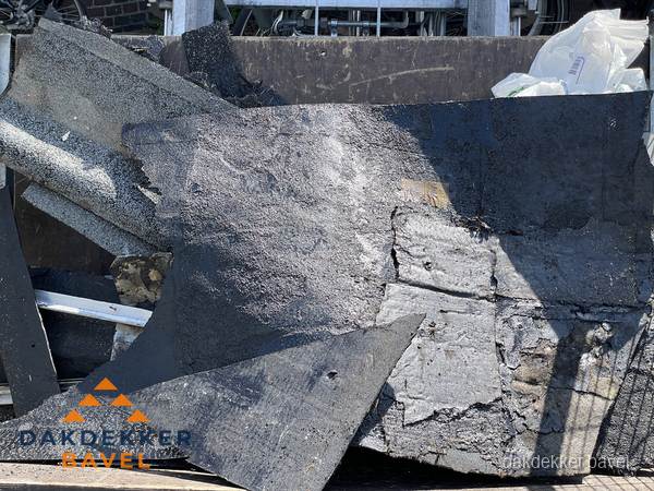 Kosten dakrenovatie: afvoer oud dakmateriaal in Bavel Kosten dakrenovatie: afvoer oud dakmateriaal in Bavel