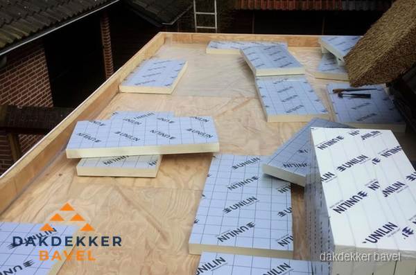 PIR isolatieplaten leggen op plat dak in Bavel PIR isolatieplaten leggen op plat dak in Bavel