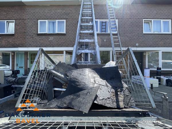 Kosten dakreparatie: dakschade aan flatgebouw in Bavel Kosten dakreparatie: dakschade aan flatgebouw in Bavel