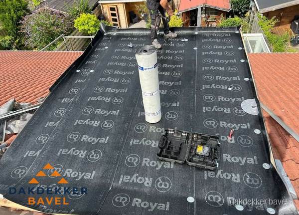 Dakrenovatie met Royal onderdak op plat dak in Bavel Dakrenovatie met Royal onderdak op plat dak in Bavel